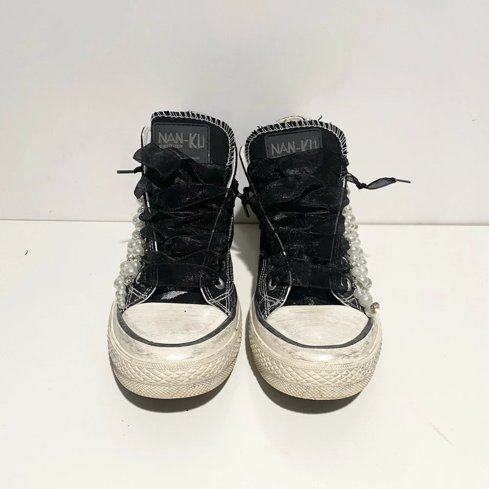 NAN-Ku Free People‎ Crush High Top Sneakers Pearl Embellished Black 39